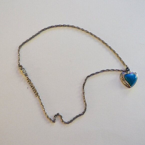 Necklace Silver-tone Turquoise Colored Heart Shaped Pendant 11 Inches Long - Picture 1 of 4